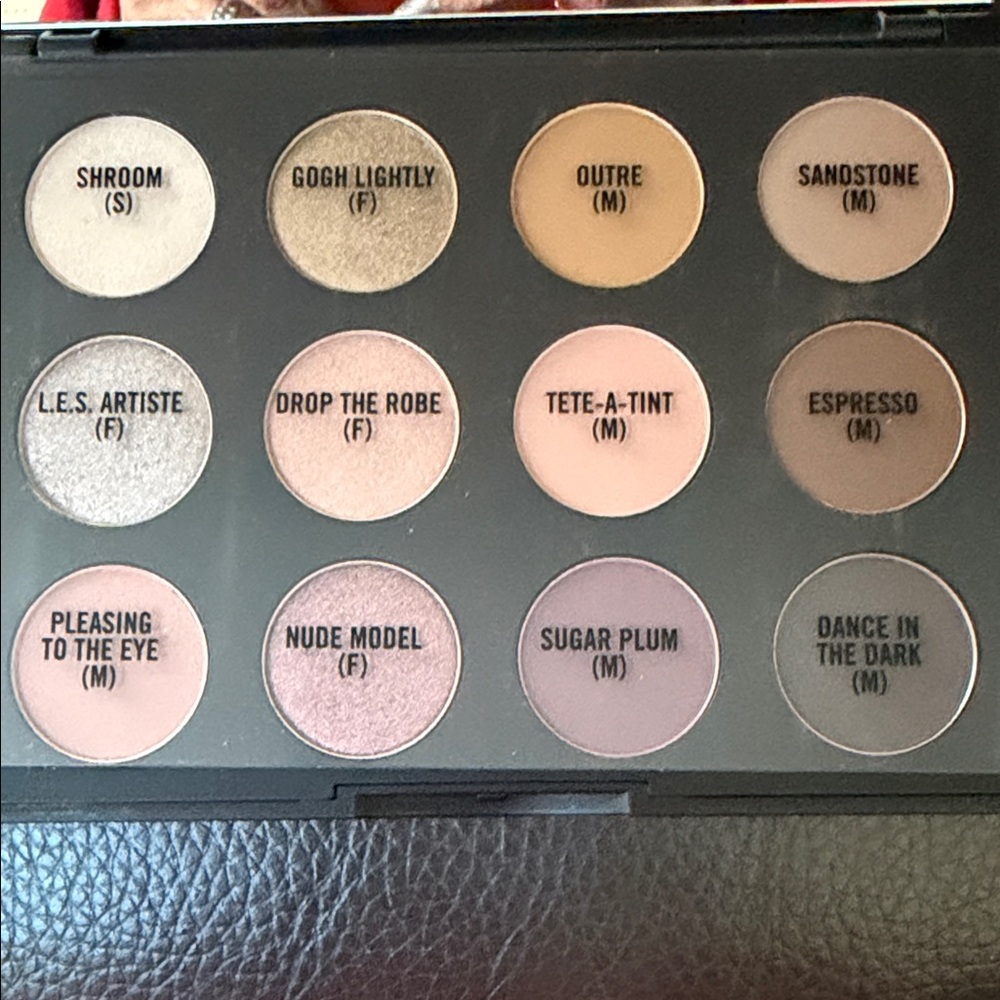 MAC Cosmetics Art Library Eyeshadow Palette - Nude Model - Picture 4 of 4